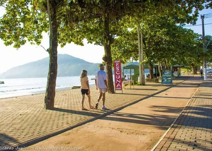 Apartamento no Itaguá com estacionamento Ubatuba